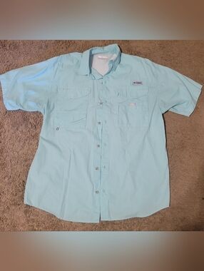 Columbia Light Aqua Short Sleeve Button-Down Fishing Shirt